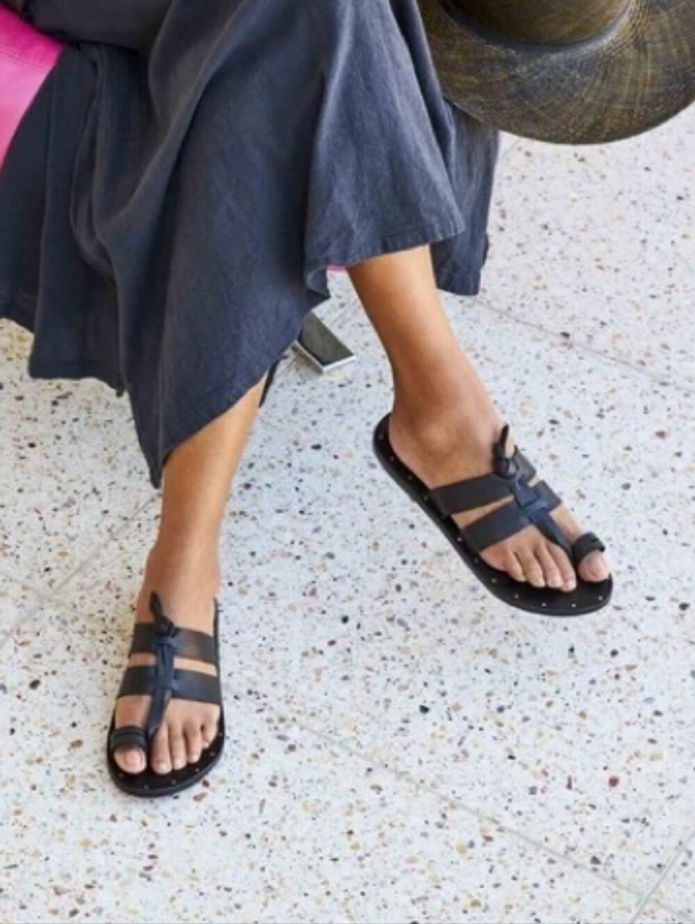 Beek Kokako Toe Ring Flat Leather Hand Constructed Sandal Black Women's 9